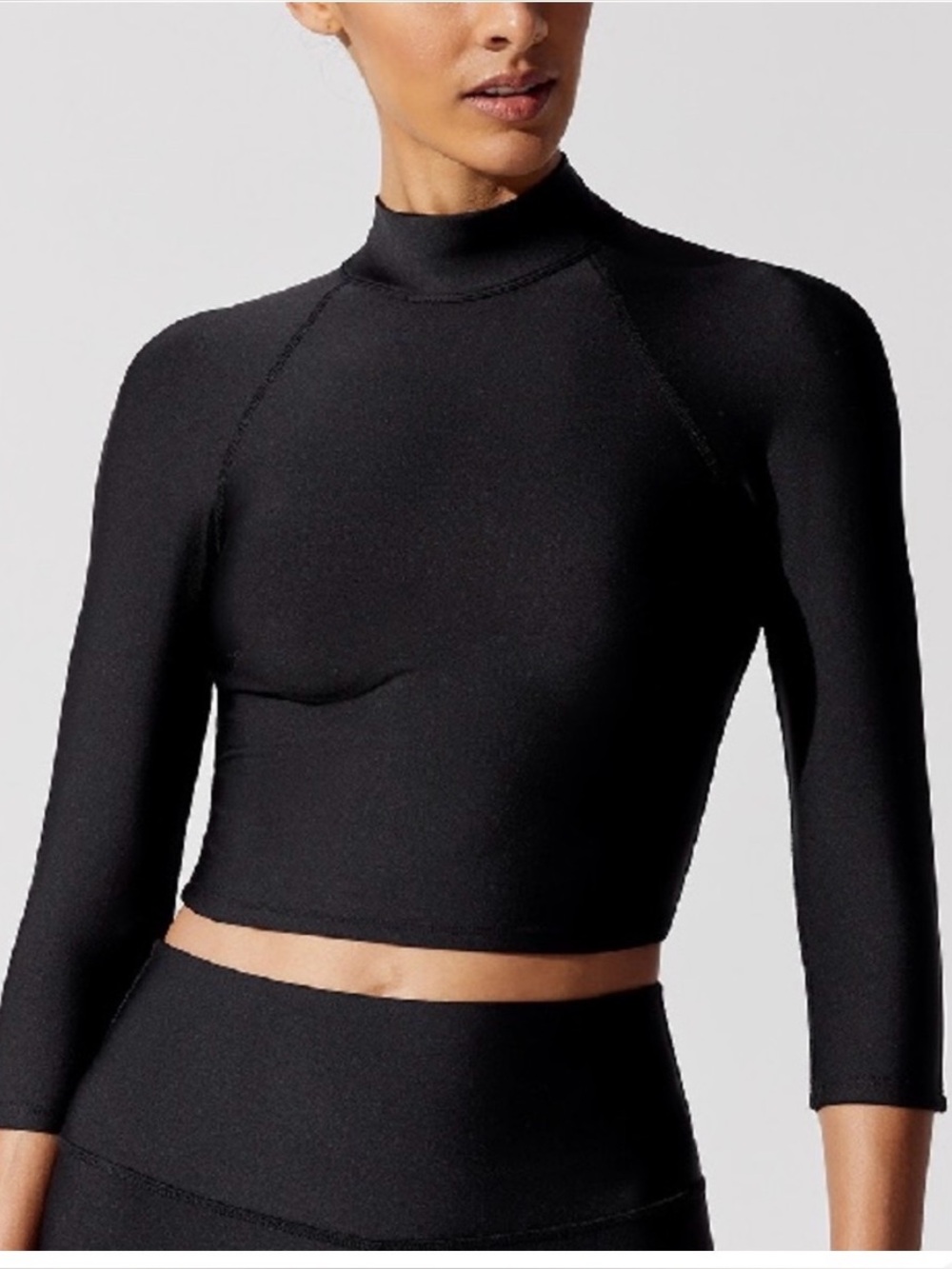 Alo Black Cropped Athletic Top Size Small